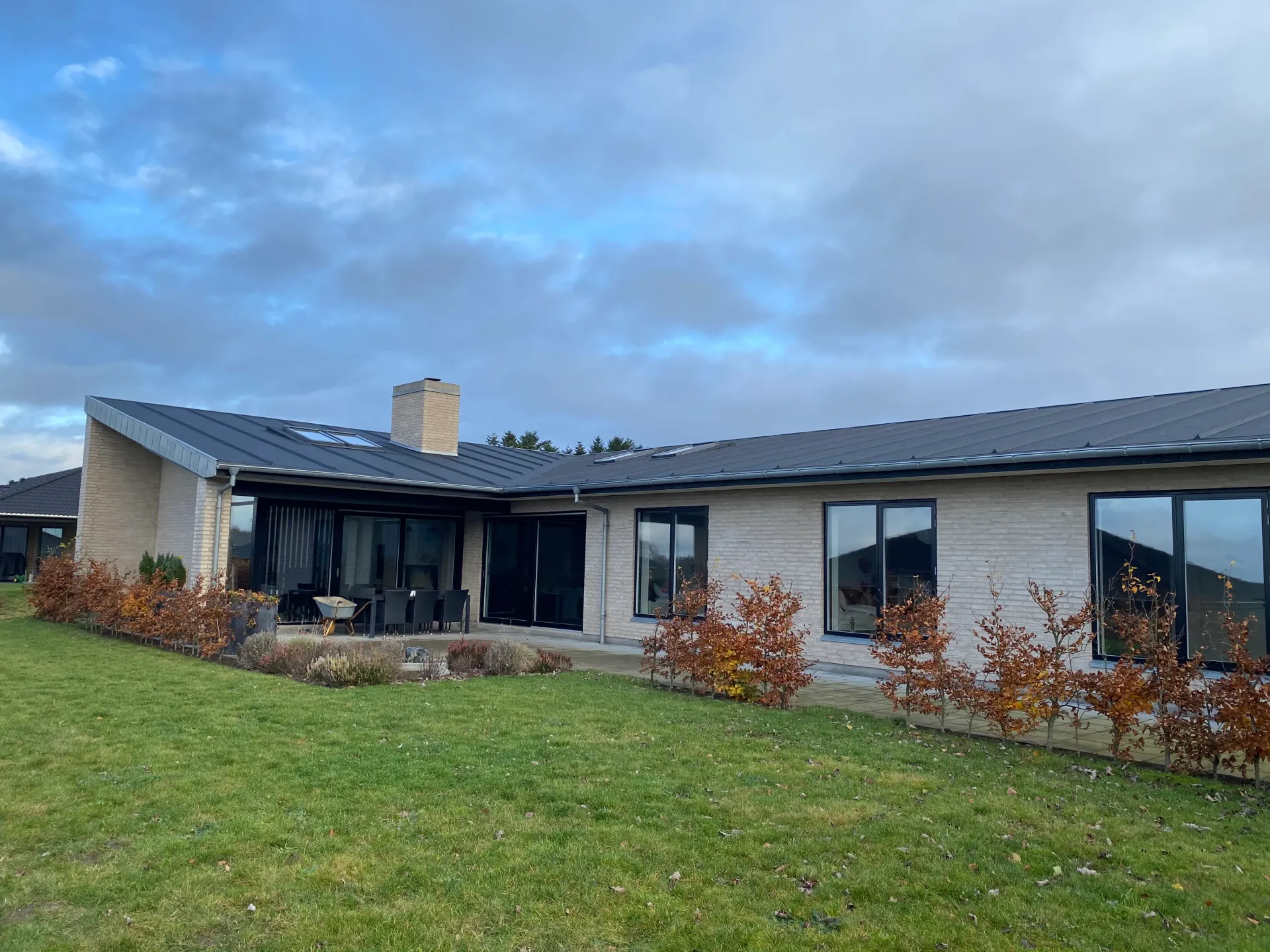 Overdækket terrasse på villa i Vestbjerg — Arkitekttegnestuen Yderskov