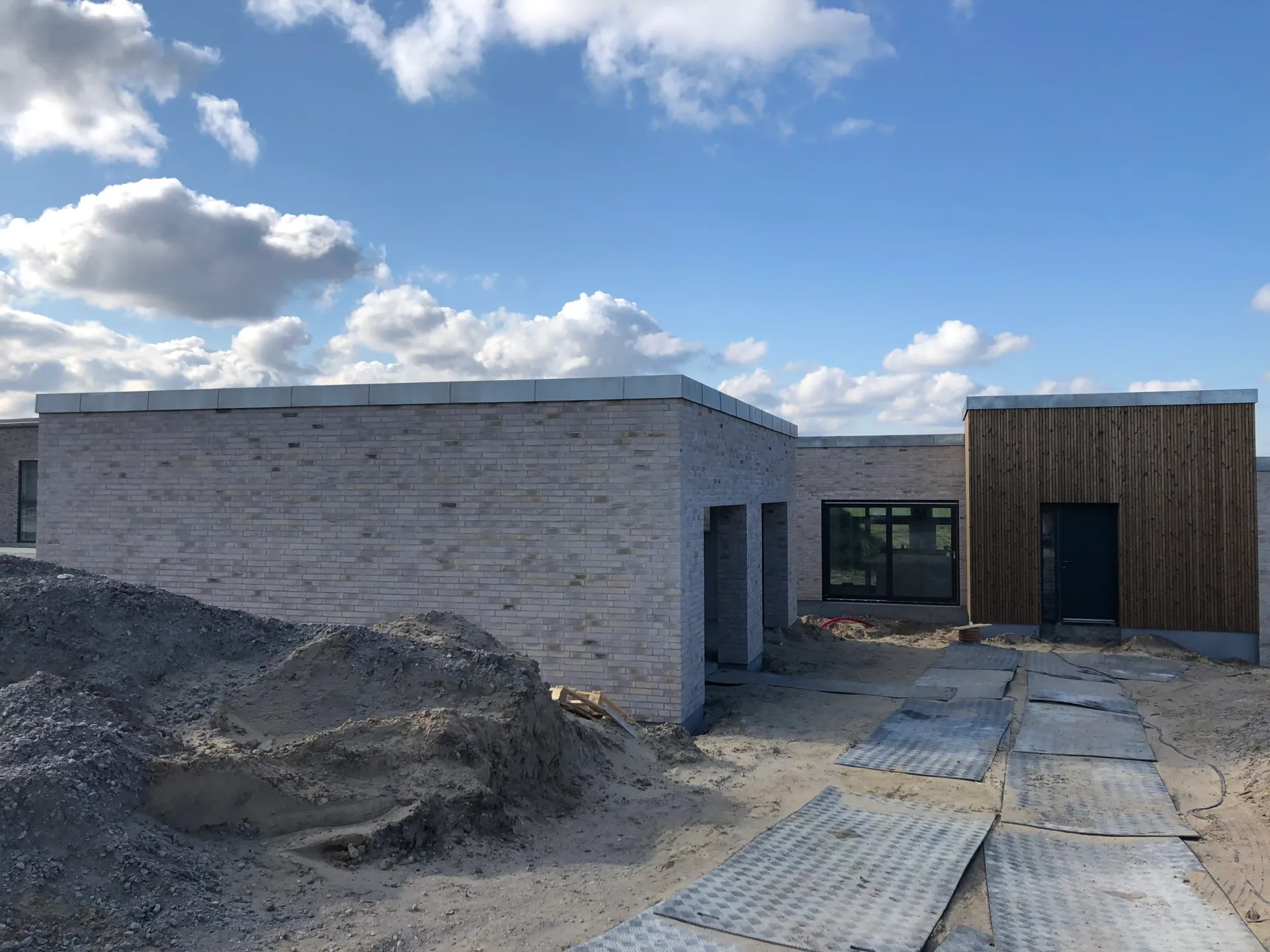 Indgangsparti på funkisvilla i Vestbjerg — Arkitekttegnestuen Yderskov