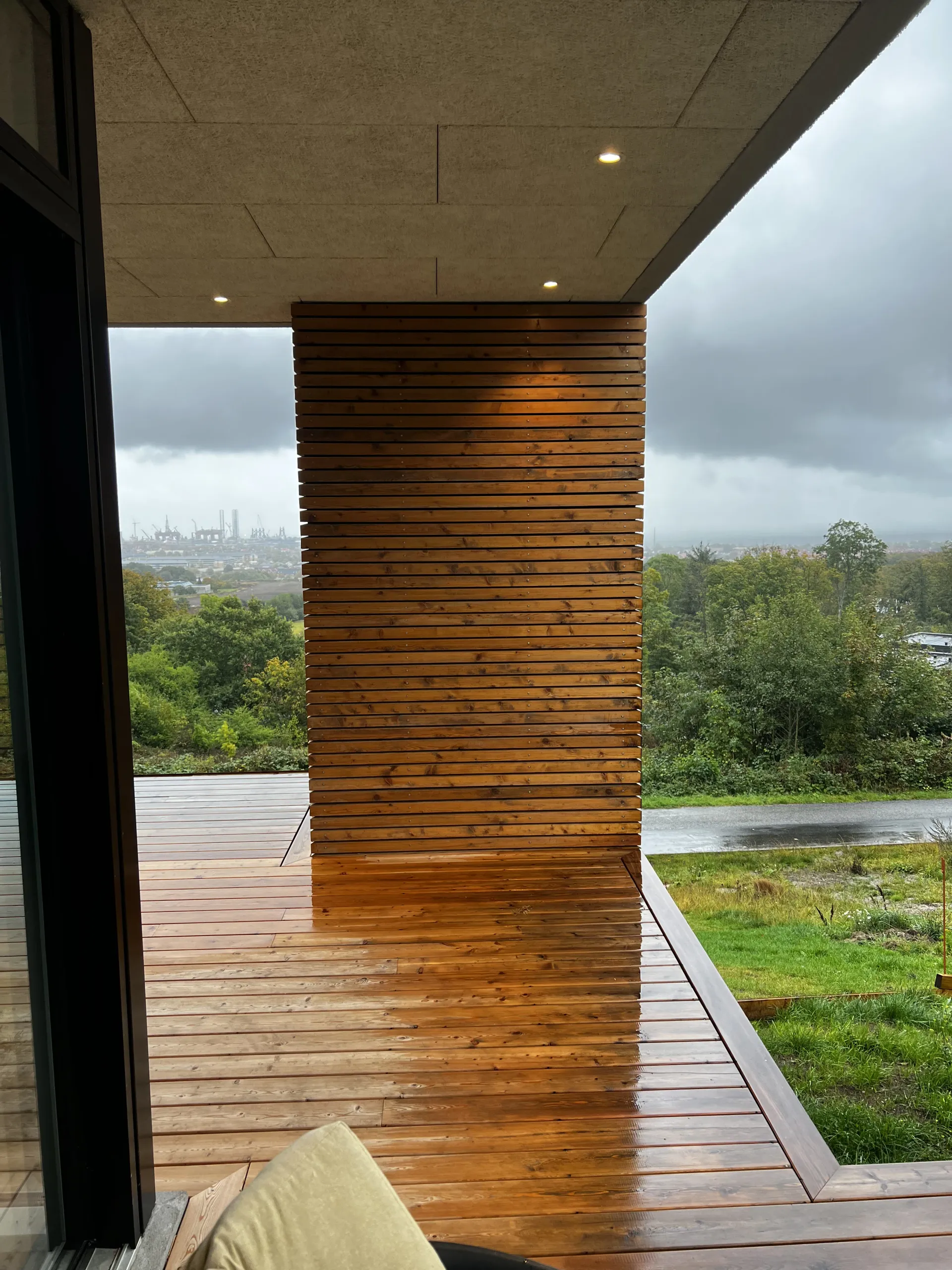 Strukturelle detaljer og søjle, udsigtsvilla i Frederikshavn — Arkitekttegnestuen Yderskov