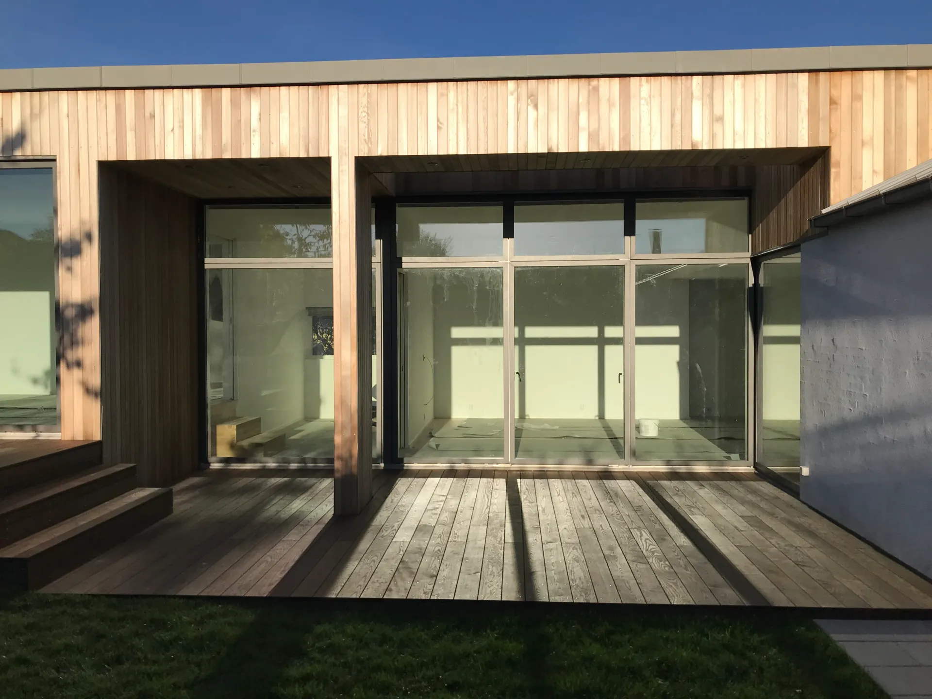 Terrasse ved tilbygning i Aalborg — Arkitekttegnestuen Yderskov